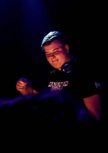 DJ Maximum Force